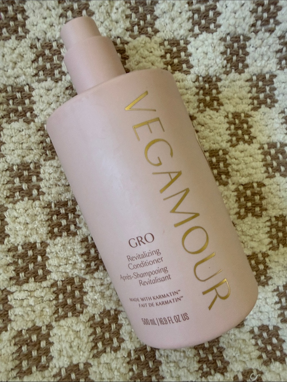 Vegamour GRO Revitalizing Conditioner - Blush Pink Bottle